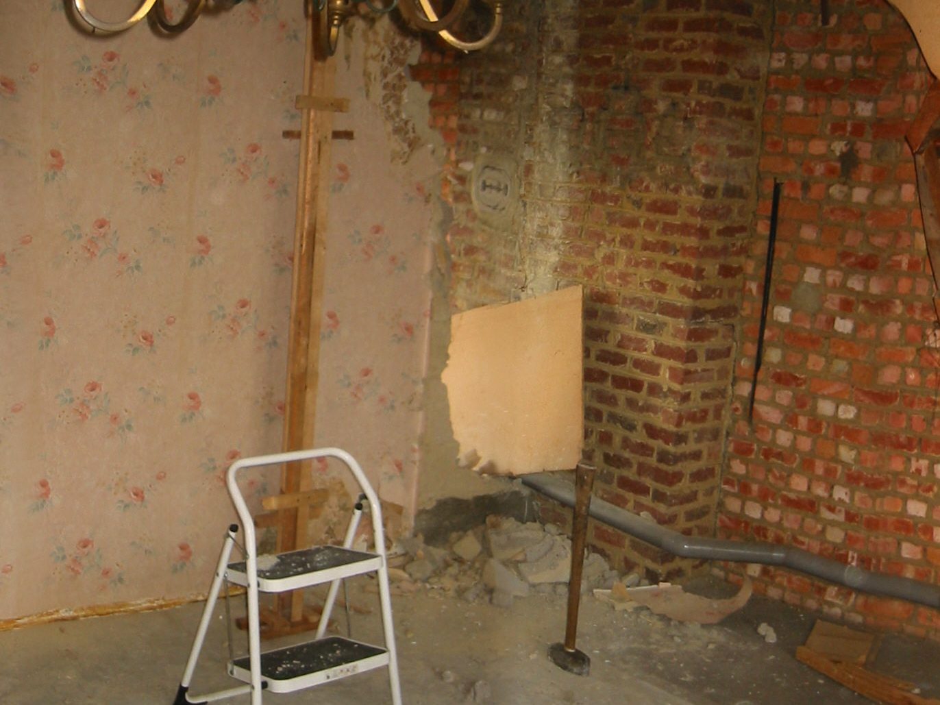 Damp Basement Solutions – For A Valuable Home Extension